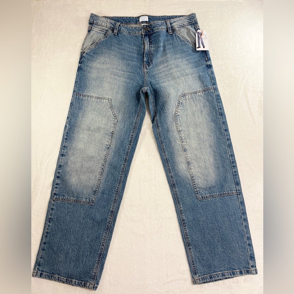 Time and Tru Men's Light Blue Relaxed Jeans